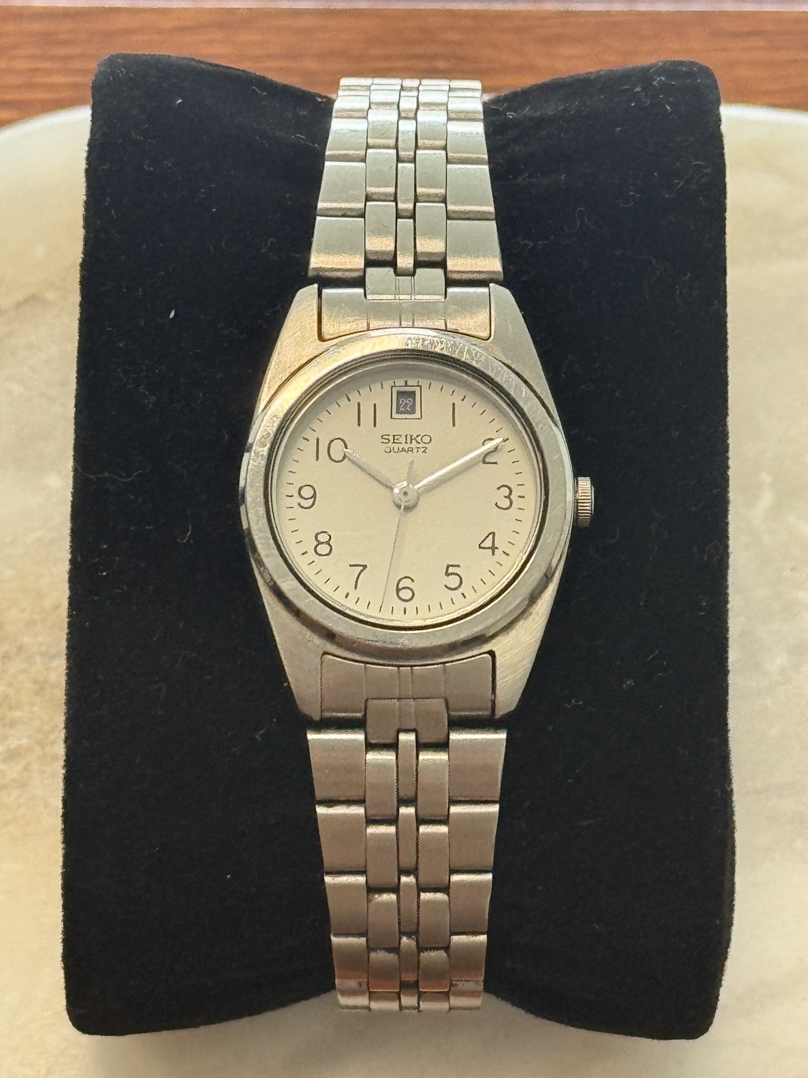 Original watch face and dial photograph of Seiko Women's Quartz Stainless Steel Date Watch – 7N82-0191
